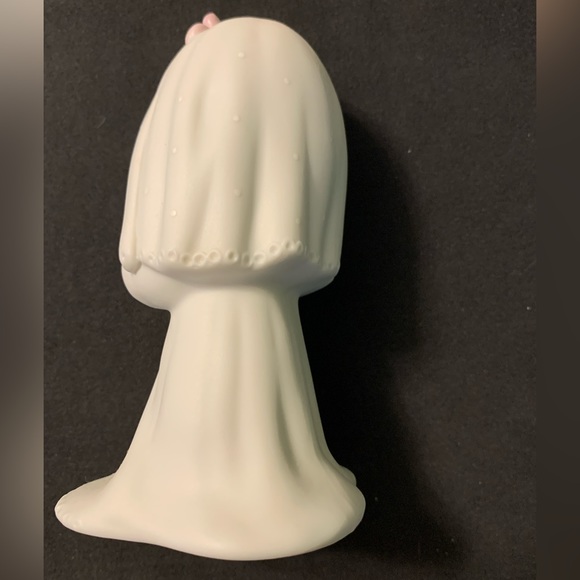 Precious Moments Bride from 1983. Excellent condition. - Picture 4 of 5